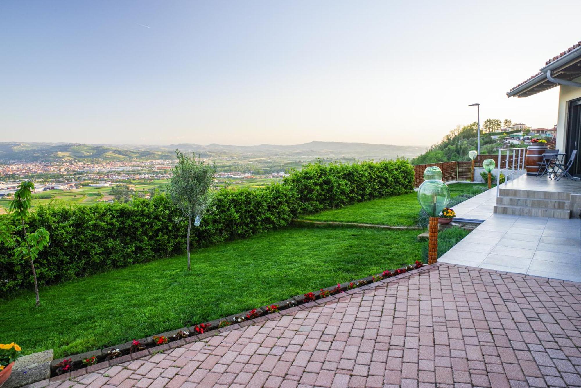 Vista Langhe - Cerratohouses Guarene Dış mekan fotoğraf